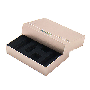 Partial Cover and Tray with Spot UV